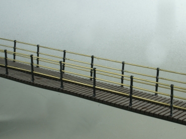 Foothpath :planking with railing