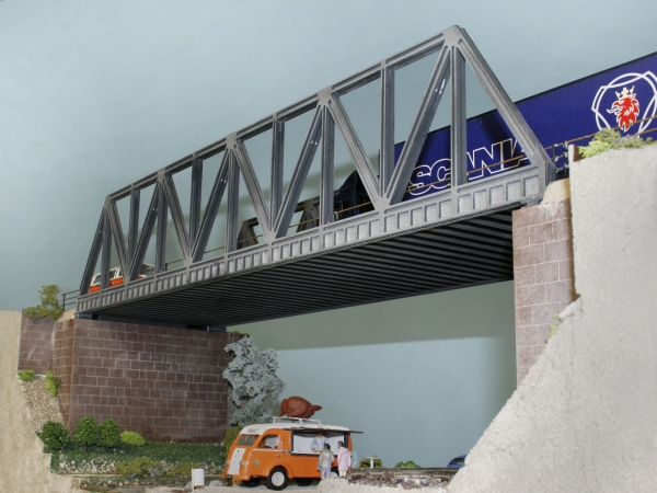 Gitterträger Strassenbrücke 616 mm