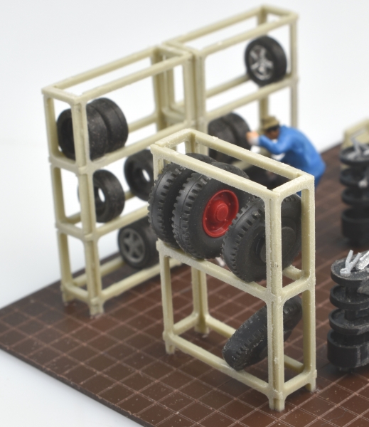 Tire frame, 2 pieces