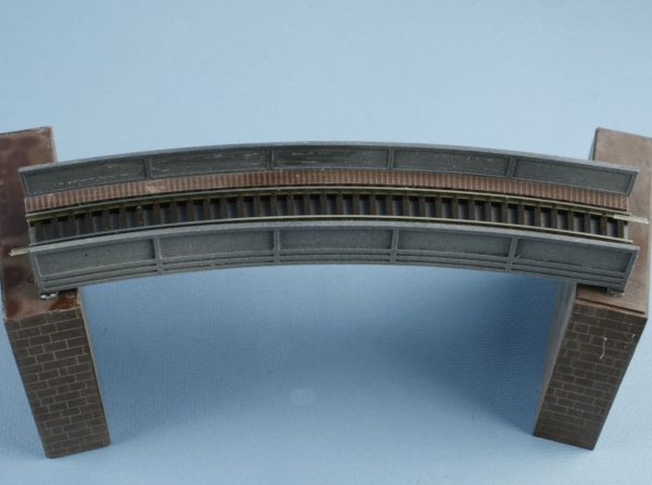 Blechträgerkurvenbrücke 30° Radius 353 mm