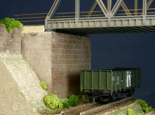 Bridgehead f. Girder road bridge