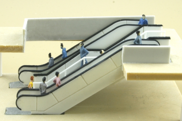 Treppenabgang, 1-geschossig, 2 Treppen und 2 Rolltreppen